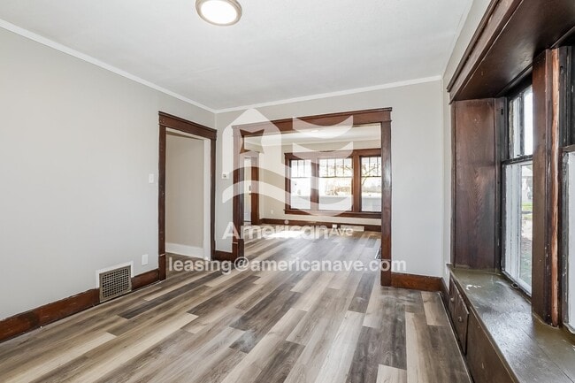 724 Carlysle St, Akron, OH 44310 - photo 5