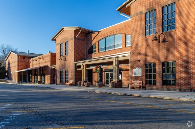 As of 2024, Capshaw Elementary had a student to teacher ratio of 18:1.