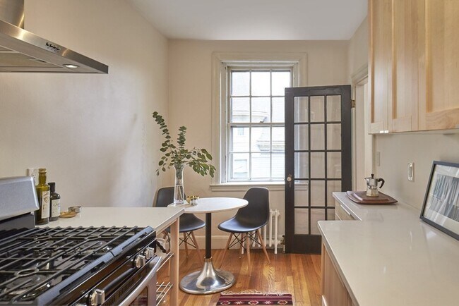 393 Broadway unit 20, Cambridge, MA 02139 - photo 3
