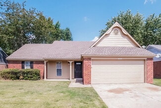 10674 Oak Leaf Dr, Olive Branch, MS 38654