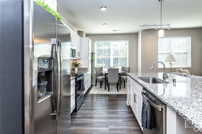 Elm Grove Heights (Luxury Senior Living), Elm Grove, WI 53122 - photo 6