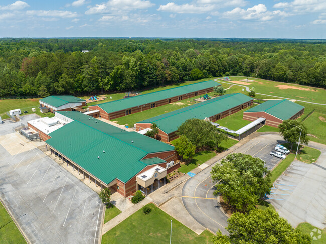 Canongate Elementary School has a large campus.