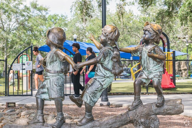 Largo Central Park is an idyllic venue with nature trails and playgrounds for the whole family.