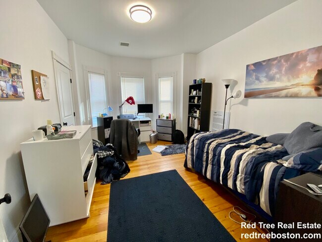 39 Goldsmith St unit 3, Jamaica Plain, MA 02130 - photo 7