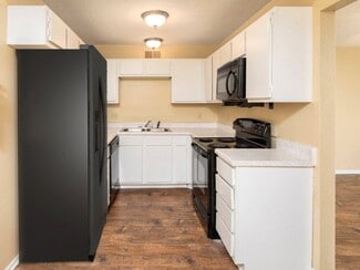 200 N Hills St, Meridian, MS 39305