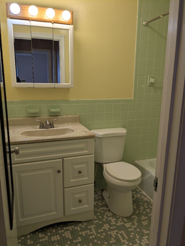 12 Thompson Rd, Manchester, CT 06040 - photo 4