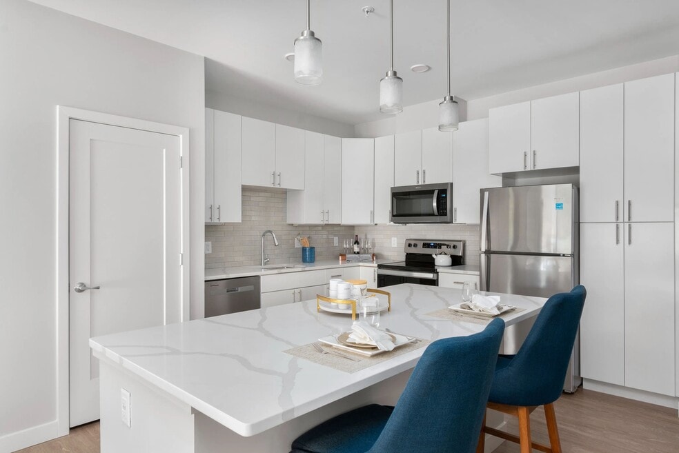 505 Sutton, North Andover, MA 01845 - photo 1