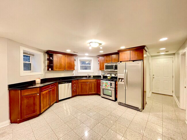 2217 W Giddings St unit G, Chicago, IL 60625 - photo 3