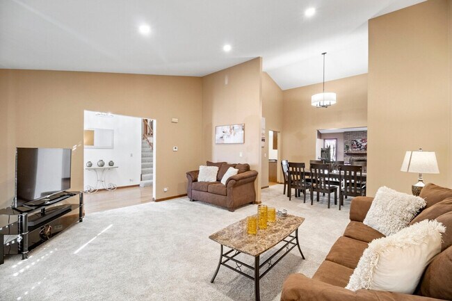 121 S Windham Ln unit ID1285039P, Bloomingdale, IL 60108 - photo 3