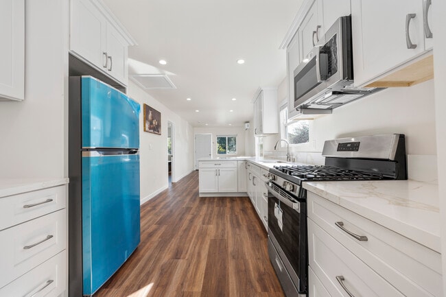 1443 W 36th Place, Los Angeles, CA 90018 - photo 4