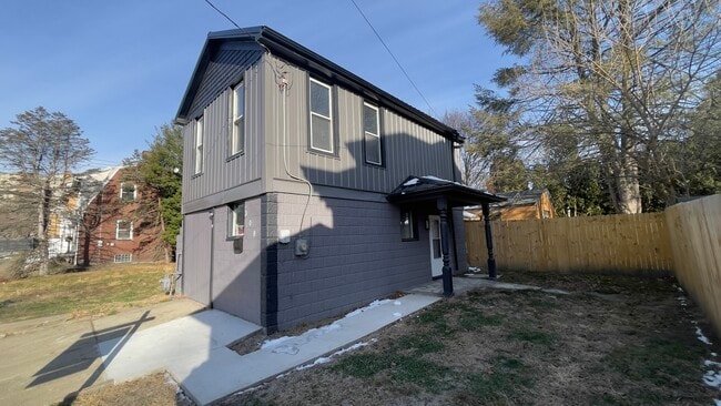 308 9th St, Beaver Falls, PA 15010 - photo 2