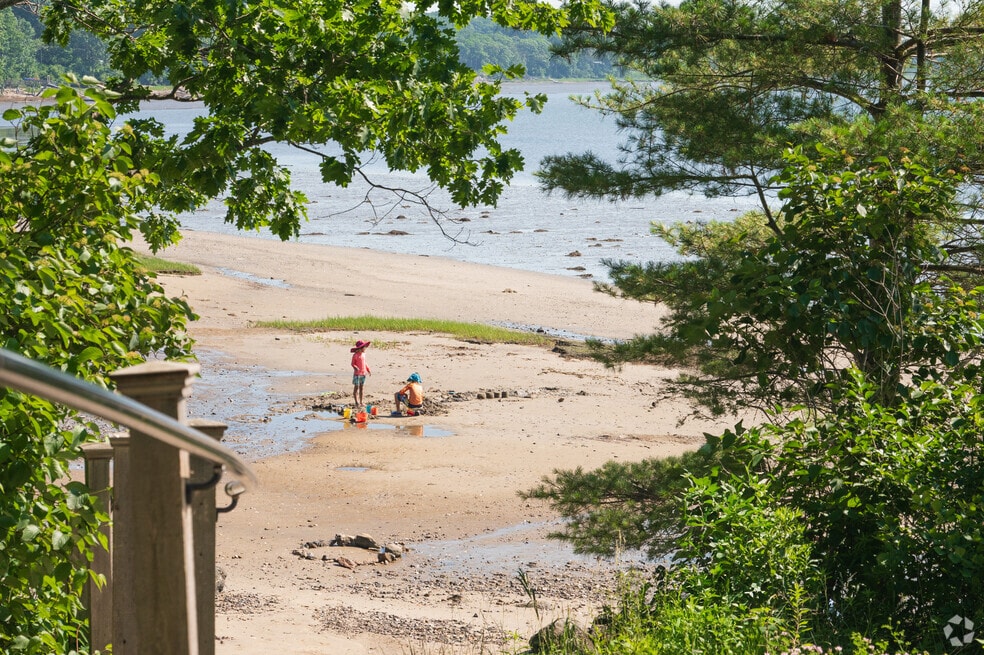 NH_Cumberland Foreside_539403_P2_V2_JC_100424.mp4