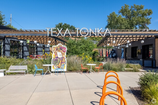 Texa-Tonka shopping center has a beautiful patio for Willow Park residents to enjoy.