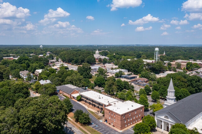 Roswell Historic District blends the past and present with a charming atmosphere.