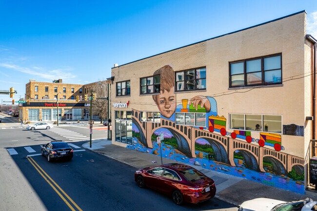 Richmond murals appeal to all ages in the artistic neighborhood of The Fan.