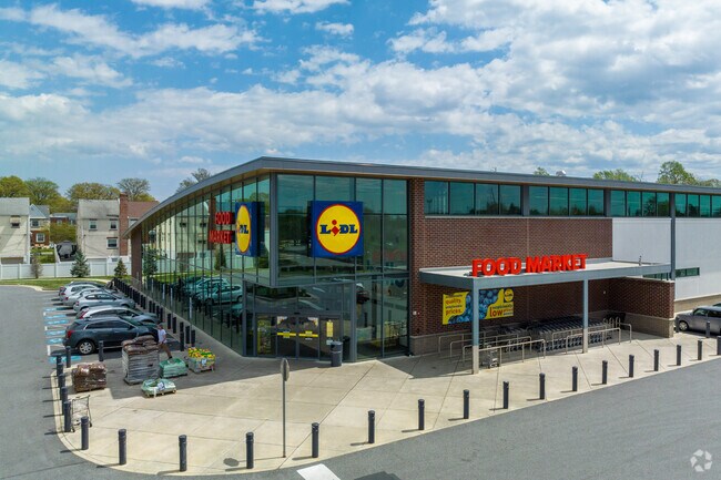 Lidl in Ridley Shopping Center is a local favorite for groceries in Folsom.