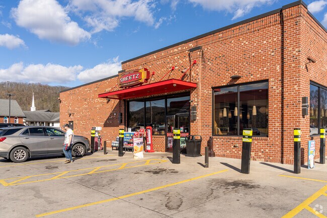 Sheets is the go-to hub for gas and food in Wingate just north of Union.