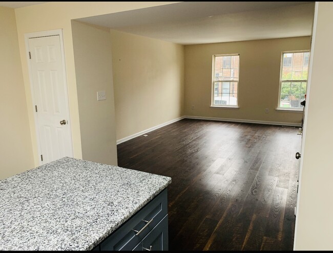 2419 E York St, Philadelphia, PA 19125 - photo 5