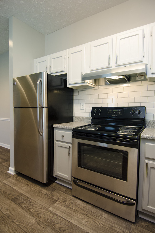 7703 Lee Rd, Lithia Springs, GA 30122