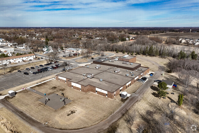 Montrose Elementary School has an overall 'B' Niche grade.
