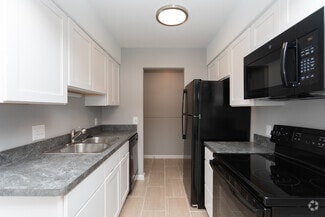 1166 N Macomb St, Monroe, MI 48162