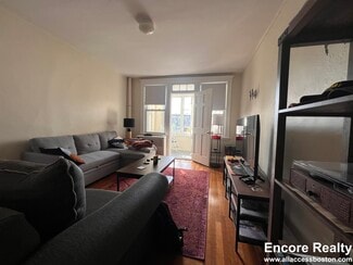 1642 Commonwealth Ave Unit 4, Boston, MA 02135
