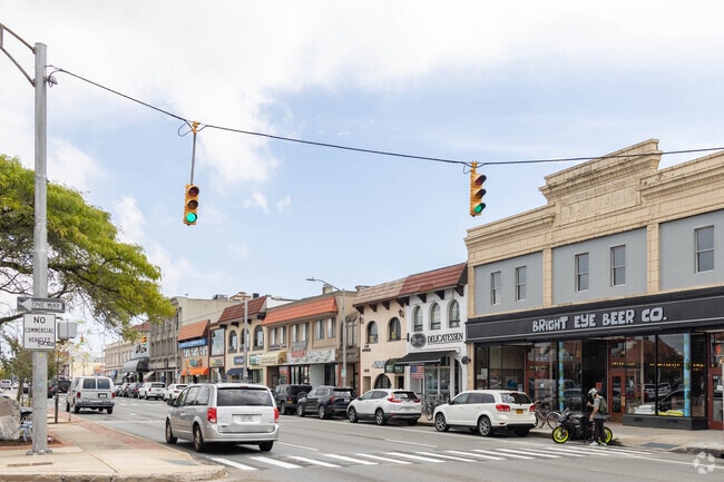 There are many wonderful restaurants and services along Park Avenue in Long Beach, NY.