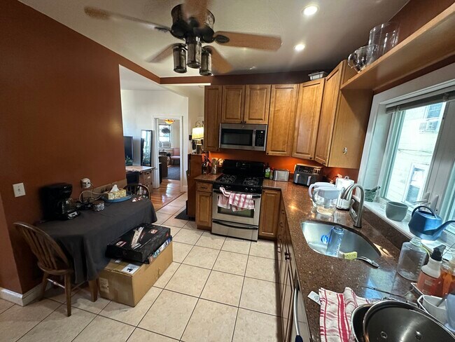 188 Lowell St unit 2, Somerville, MA 02144 - photo 6