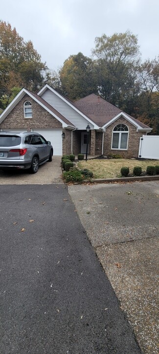 924 Stonebrook Dr, Paducah, KY 42003