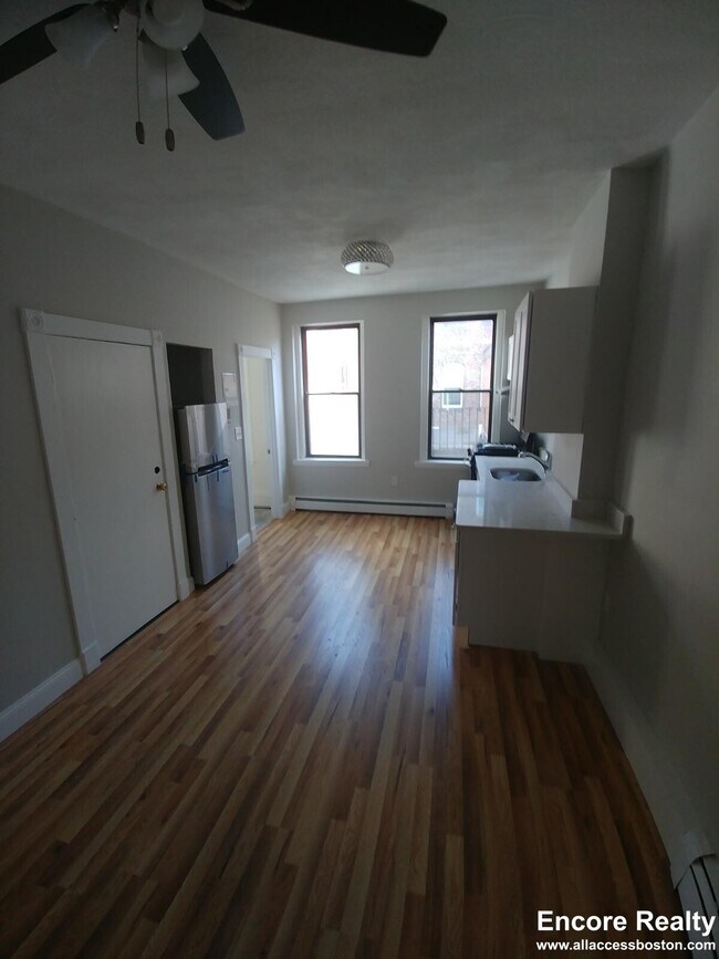 31 Sheafe St unit 7, Boston, MA 02113 - photo 7