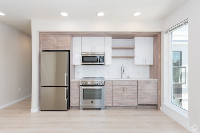 1BD, 1BA - 519-686SF