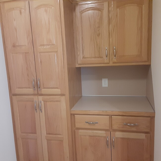 4475 W Nicholas St, Springfield, MO 65802 - photo 3