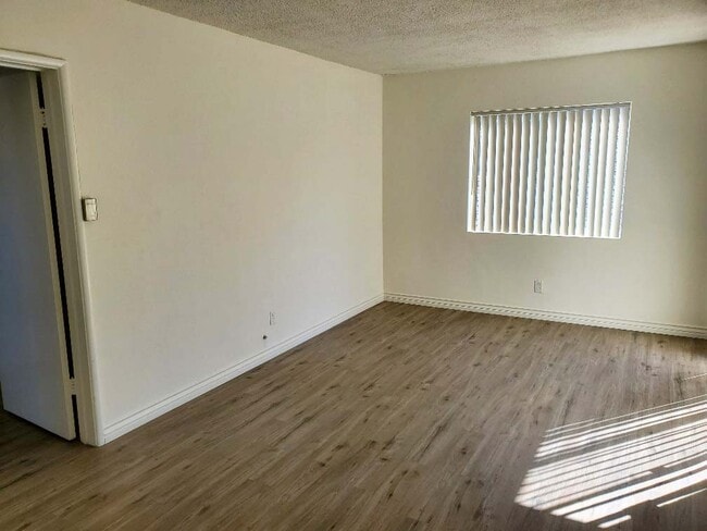 361 13th St unit SEAL BEACH 4, Seal Beach, CA 90740 - photo 4