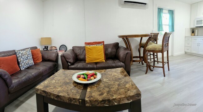 2241 NE 38th St unit Cozy 1-bed 1-bath -, Lighthouse Point, FL 33064 - photo 2