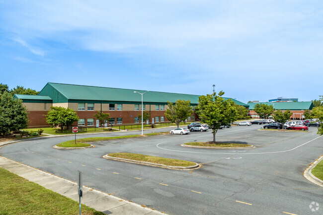 Endhaven Elementary School building in Charlotte, NC.