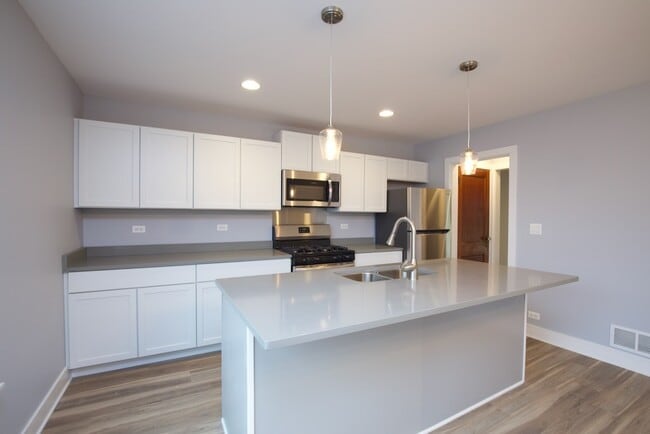 16637 W Brockman Ave unit J09P, Lincolnshire, IL 60069 - photo 3