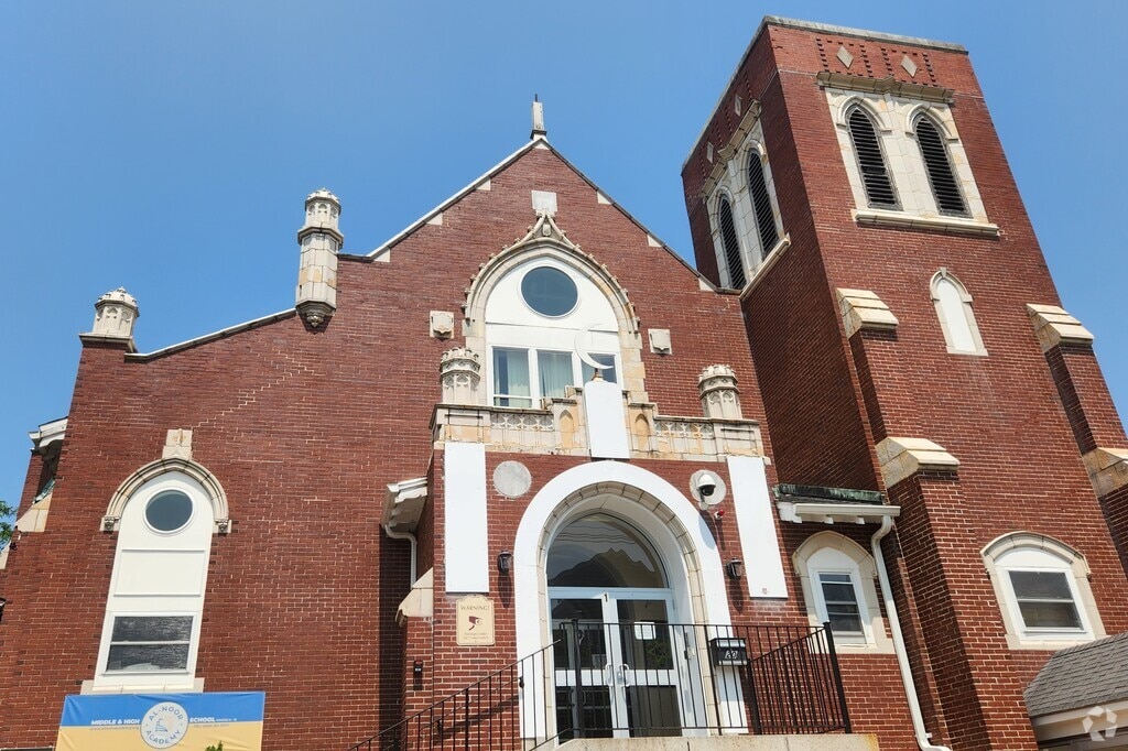 The Al-Noor Academy is a private middle and high school with a Islamic-focused curriculum.