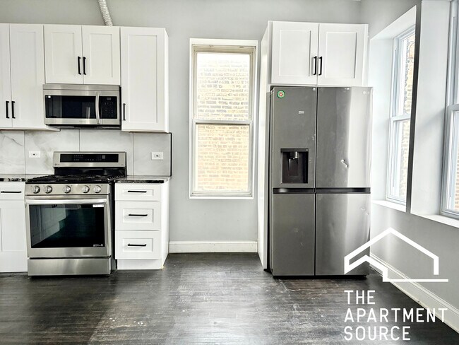 3539 W Grenshaw St unit 2, Chicago, IL 60624 - photo 3