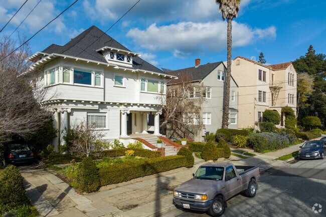 Shingle Style and Craftsman style homes sit side by side in the Rockbridge neighborhood.