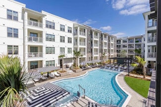 1150 E Perry Ln, Savannah, GA 31401