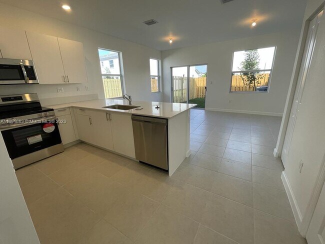 16283 SW 292nd St, Homestead, FL 33033 - photo 5