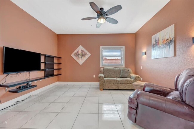 614 Norton St unit ID1363943P, Longboat Key, FL 34228 - photo 2