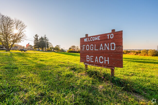 Stretching out into Mt. Hope Bay, Fogland Beach is a local hot spot in the summer.