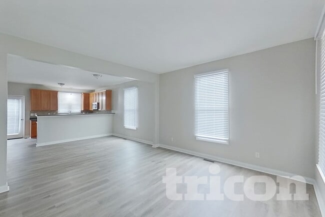 3301 N Mester St, Saint Charles, MO 63301 - photo 2