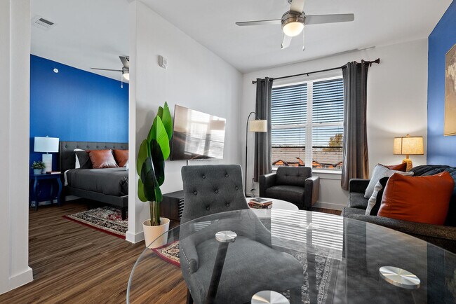 2425 E Riverside Dr unit ID1240375P, Austin, TX 78741 - photo 3