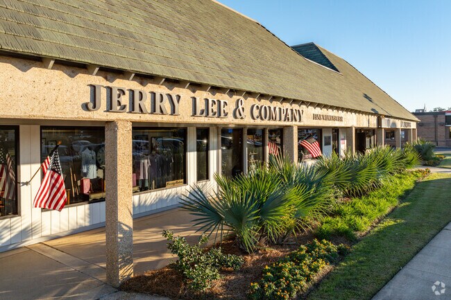 Jerry Lee & Company is a indpendent retailer in the Wilshire Park area.