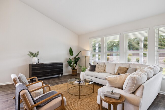 202 Magustin Rd, Goose Creek, SC 29445 - photo 4