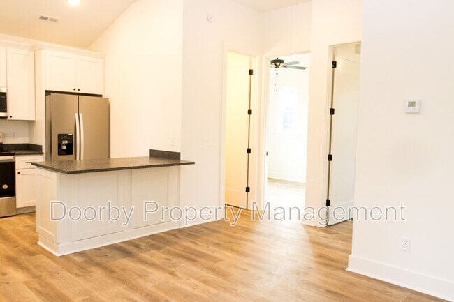 905 W 39th St unit B, Chattanooga, TN 37410 - photo 3