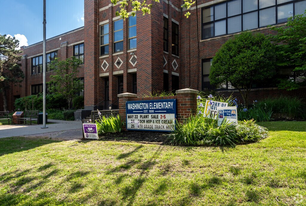 Washington Elementary School entrance signage.