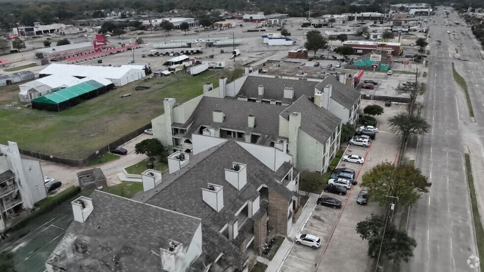 6108 Abrams Rd unit 306C, Dallas, TX 75231 - photo 2